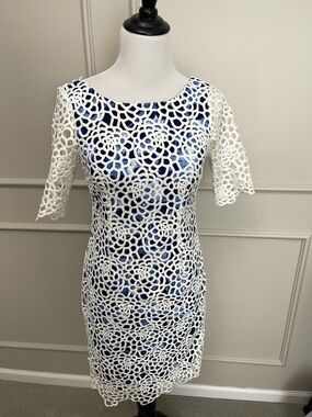 ANTONIO MELANI White Floral Lace Overlay Mini Dress with Navy Lining